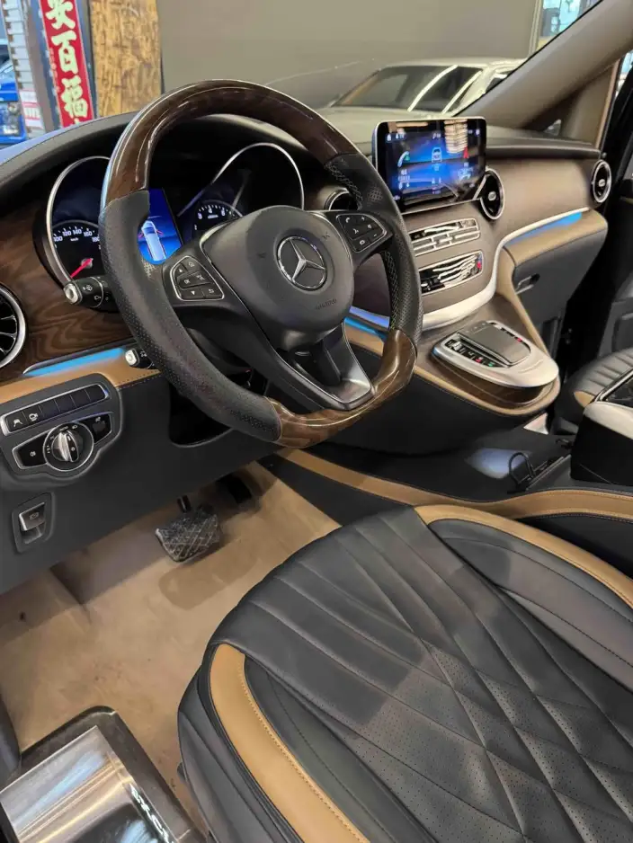 Mercedes-Benz V-Class 2021 Model V 260 Premium Edition – фото 6