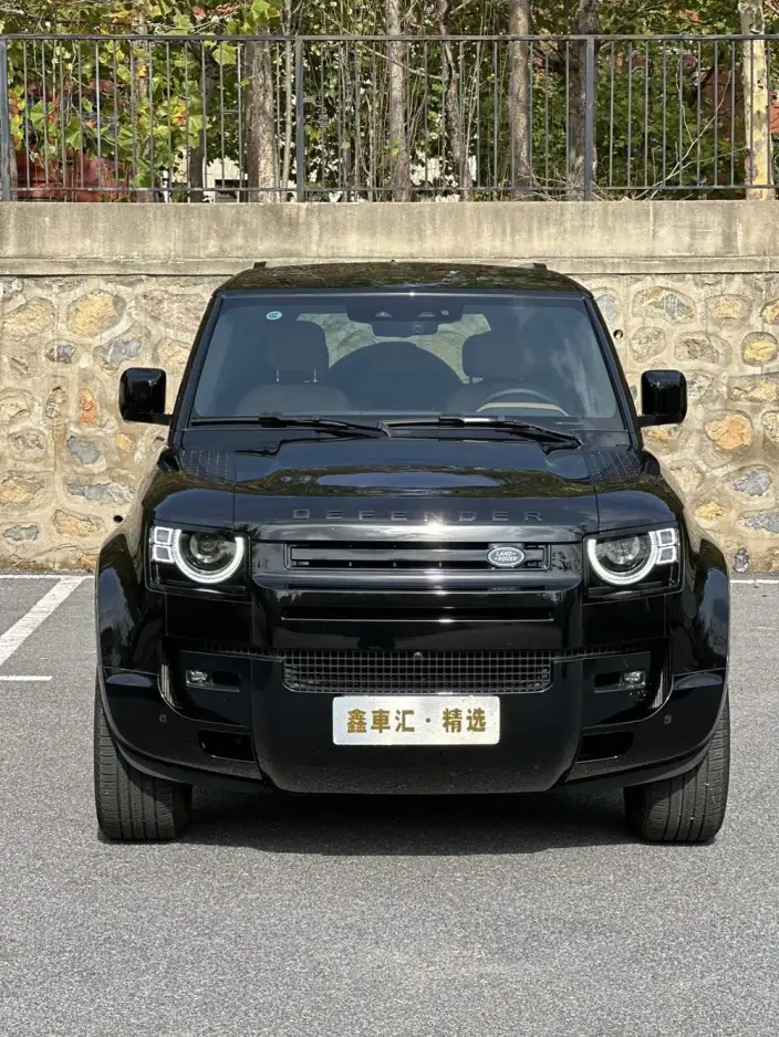 Land Rover Defender 2025 Model 110 3.0T P400 HSE X-Dynamic