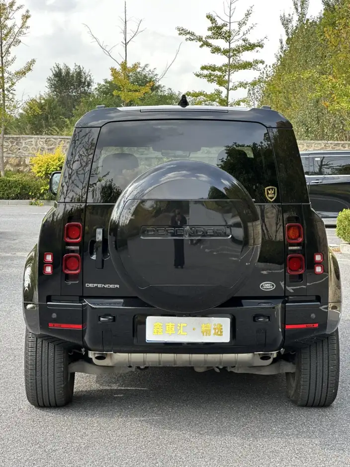 Land Rover Defender 2025 Model 110 3.0T P400 HSE X-Dynamic – фото 5