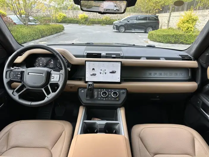 Land Rover Defender 2025 Model 110 3.0T P400 HSE X-Dynamic – фото 8
