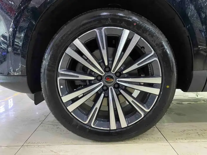 HONGQI HS6 PHEV 2026 Model 240 Smart Hybrid Edition – фото 8