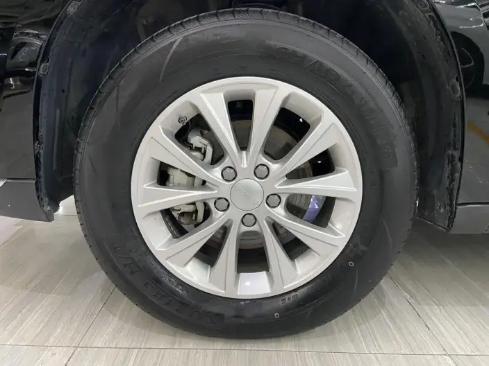 Haval M6 2023 Model PLUS 1.5T DCT Luxury Smart Connect Model – фото 7
