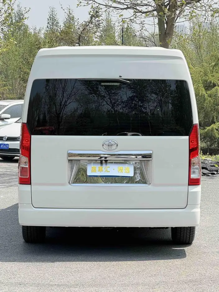 Hiace 2022 Model 3.5L Automatic Rear Drive 7 seat Parallel Imported – фото 5