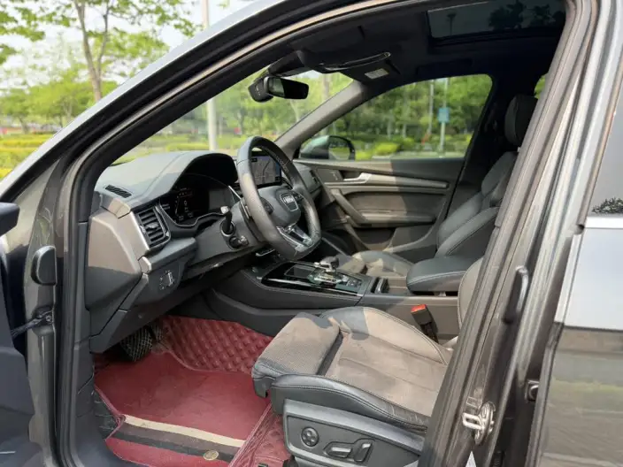 Audi Q5L Sportback 2022 Model 40 TFSI Luxury Model – фото 9