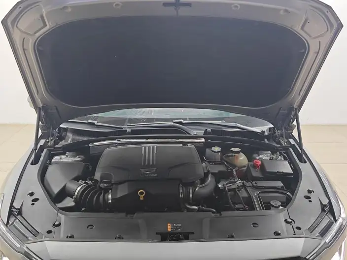 Cadillac GT4 2023 Model 25T Luxury Model – фото 10