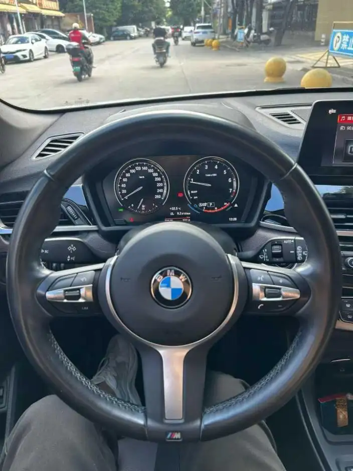 BMW X1 2022 Model sDrive25Li Leading Model – фото 8