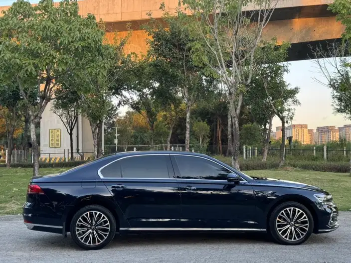 Volkswagen Phaeton 2021 Model 380TSI Deluxe Edition – фото 8
