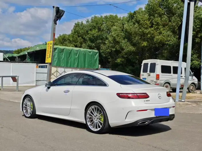 Mercedes-Benz E-Class Imported 2023 Model E 300 Coupe – фото 4