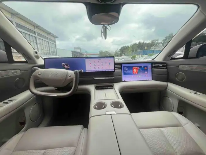 IM LS6 2026 Model EV Max – фото 8