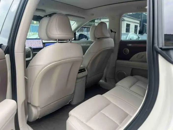 IM LS6 2026 Model EV Max – фото 10