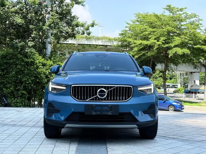 Volvo XC40 2023 Model B3 Smart Range Deluxe Edition – фото 2