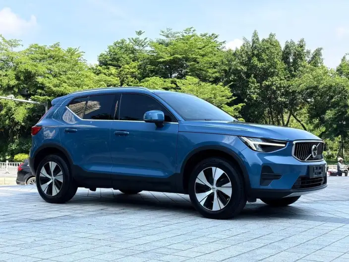 Volvo XC40 2023 Model B3 Smart Range Deluxe Edition – фото 3