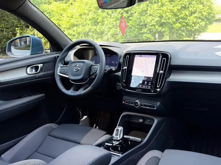 Volvo XC40 2023 Model B3 Smart Range Deluxe Edition – фото 8