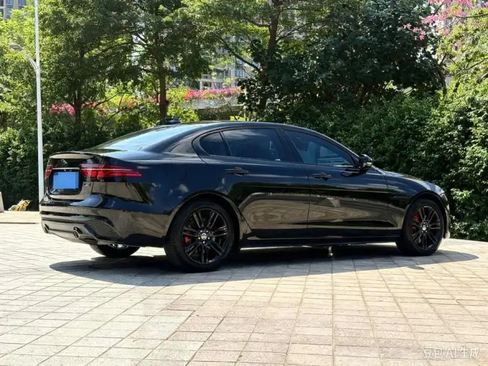 Jaguar XE L 2025 Model 2.0T 250PS R-DYNAMIC 90th Anniversary Collector Edition Edition – фото 5