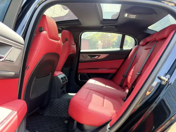 Jaguar XE L 2025 Model 2.0T 250PS R-DYNAMIC 90th Anniversary Collector Edition Edition – фото 9
