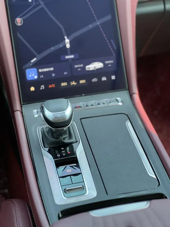 Hongqi H5 2024 Model 2.0T Automatic Flag Enjoy Edition – фото 10