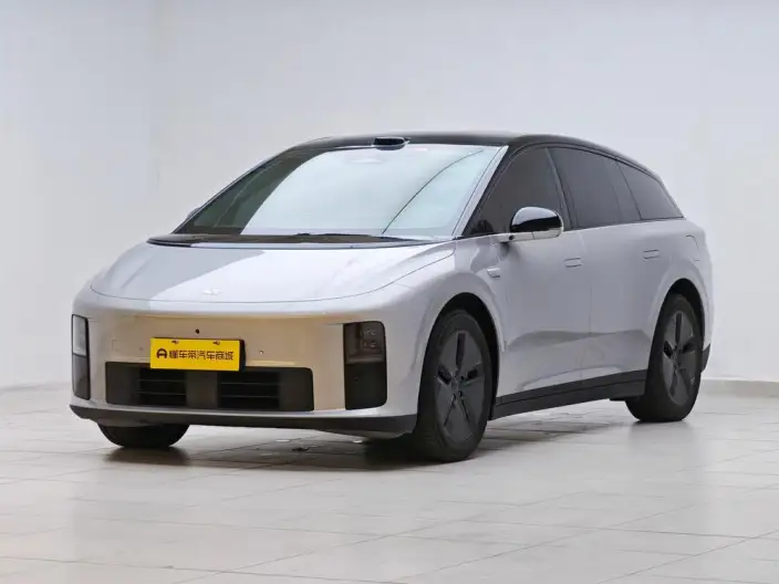 Li Auto i6 2025 Model 2WD Standard Edition – фото 1
