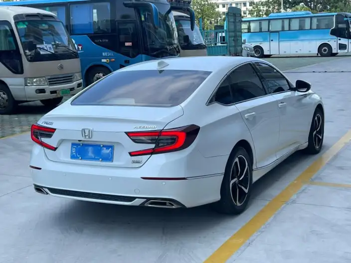 Honda Accord 2022 Model 260TURBO Deluxe Edition – фото 6