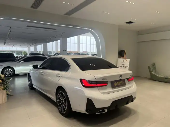 BMW 3 Series 2025 Model 325Li M Sports Set – фото 4