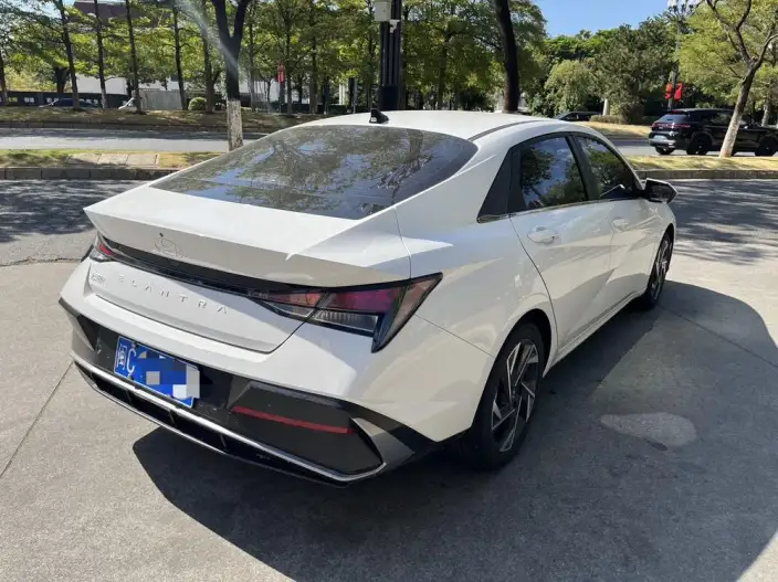 Hyundai Ioniq 2023 Model 1.5L CVT GLX Elite Edition – фото 5