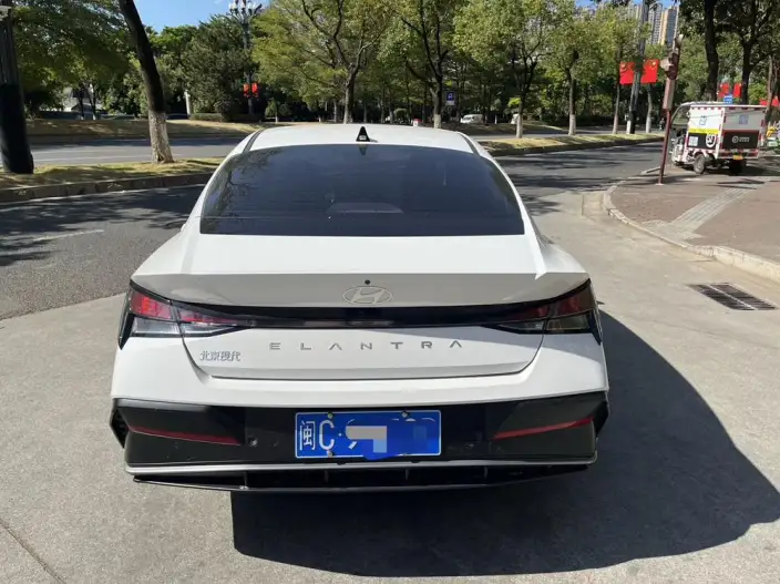 Hyundai Ioniq 2023 Model 1.5L CVT GLX Elite Edition – фото 6