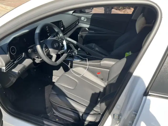 Hyundai Ioniq 2023 Model 1.5L CVT GLX Elite Edition – фото 9