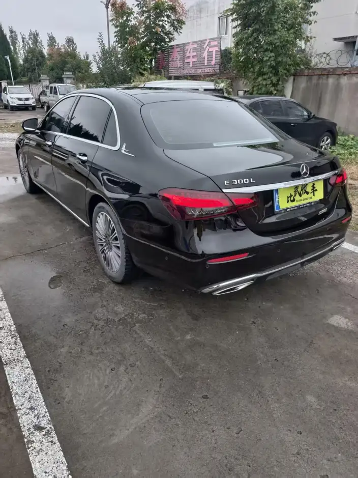 Mercedes-Benz E-Class 2023 Model E 300 L Luxury Model sedan – фото 4