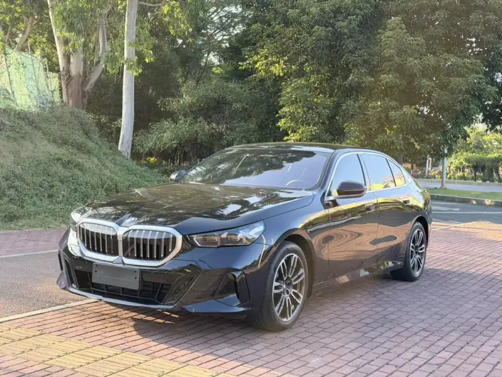 BMW 5 Series 2026 Model 530Li Exclusive Model M Sports Set – фото 1