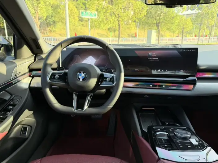 BMW 5 Series 2026 Model 530Li Exclusive Model M Sports Set – фото 7