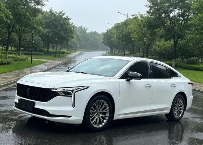 BESTUNE B70 2023 Model Third generation 1.5T Automatic Enjoy Edition Model 70th Anniversary Memorial Edition – фото 1