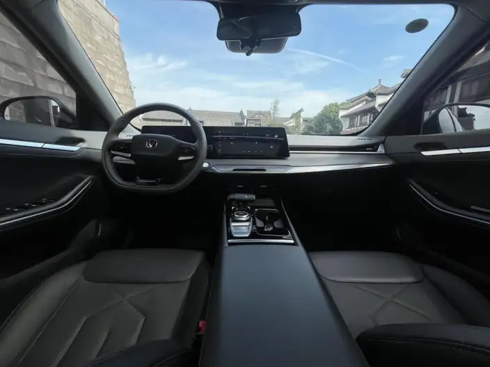 Ruicheng Plus 2023 Model 1.5T DCT Luxury Model – фото 8