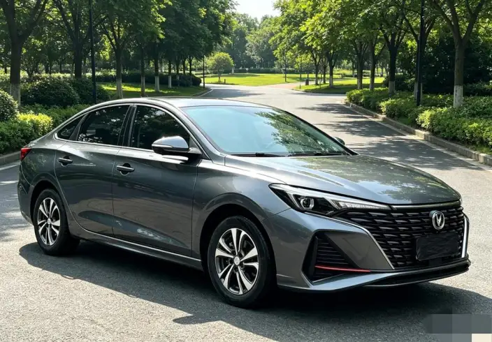 Changan Eado 2022 Model PLUS Blue whale NE 1.4T GDI DCT Noble Model – фото 3