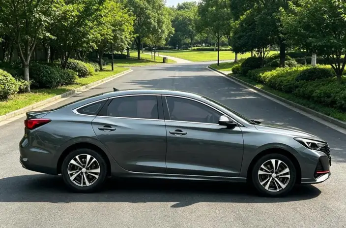 Changan Eado 2022 Model PLUS Blue whale NE 1.4T GDI DCT Noble Model – фото 7