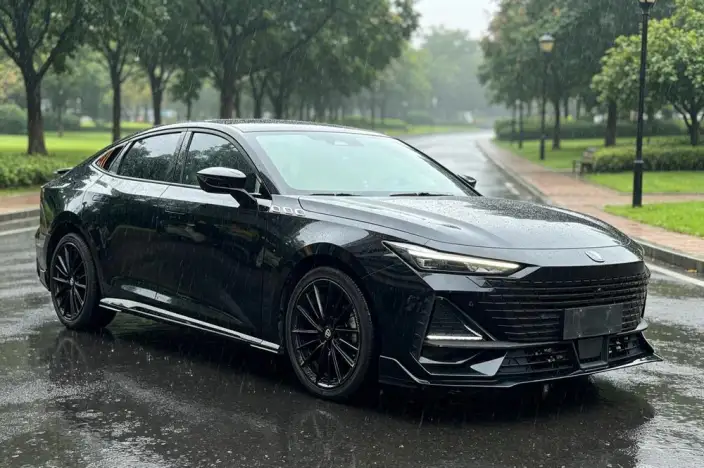 Changan UNI-V 2023 Model 1.5T Sports Edition – фото 3