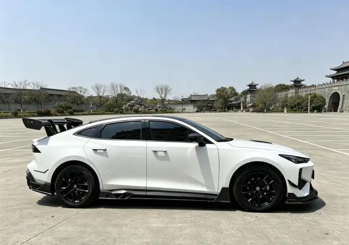 Changan UNI-V 2024 Model 1.5T Exclusive Model – фото 5