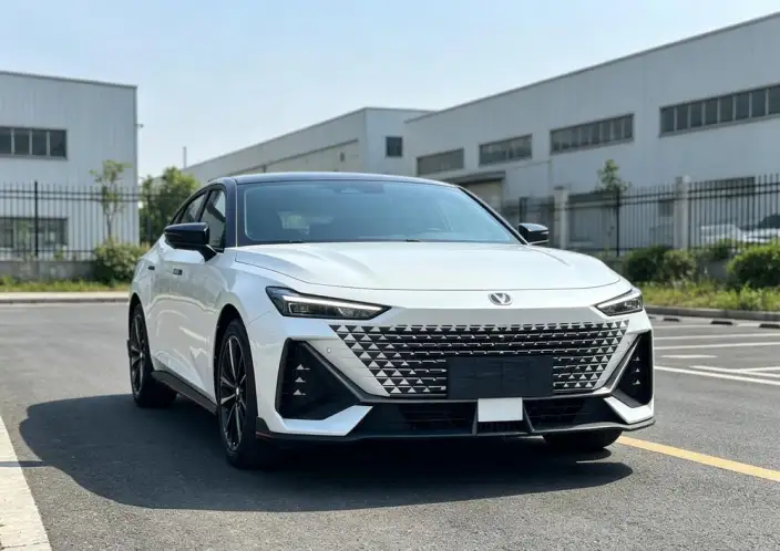 Changan UNI-V 2023 Model 1.5T Exclusive Model – фото 8