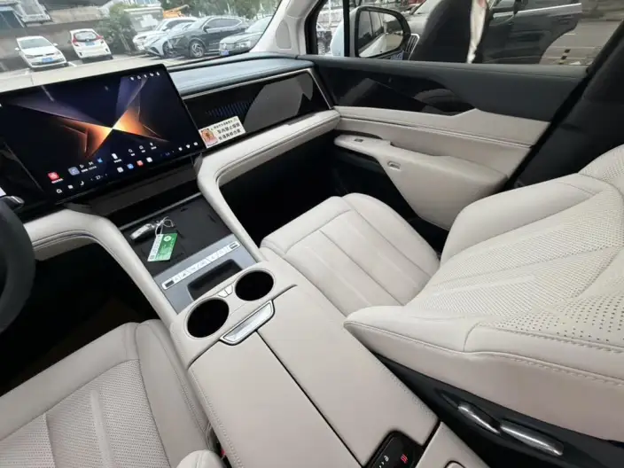 Xia 2026 Model DM-i 218KM Excellence Model – фото 6