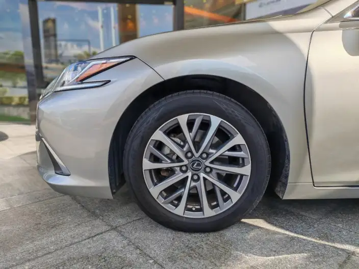 Lexus ES 2022 Model 200 Superior Edition