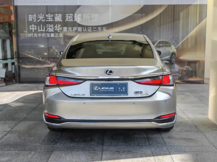Lexus ES 2022 Model 200 Superior Edition