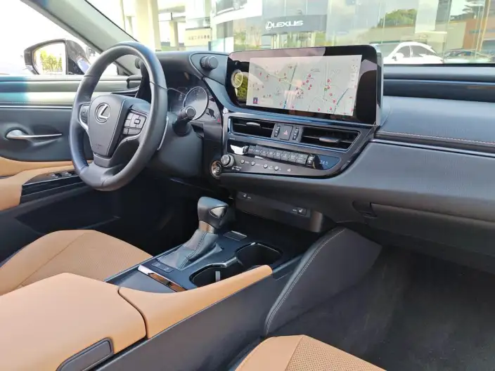 Lexus ES 2022 Model 200 Superior Edition – фото 6