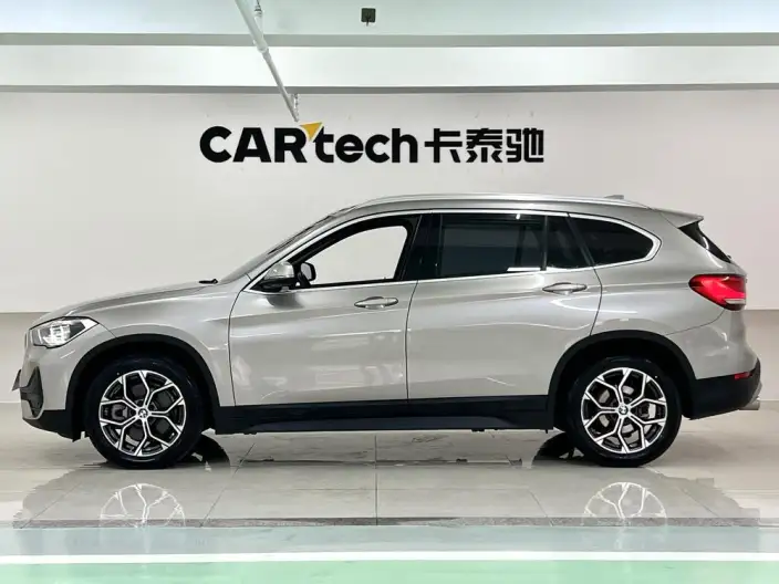 BMW X1 2022 Model sDrive25Li Leading Model – фото 3