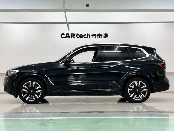 BMW iX3 2023 Model Leading Model – фото 4
