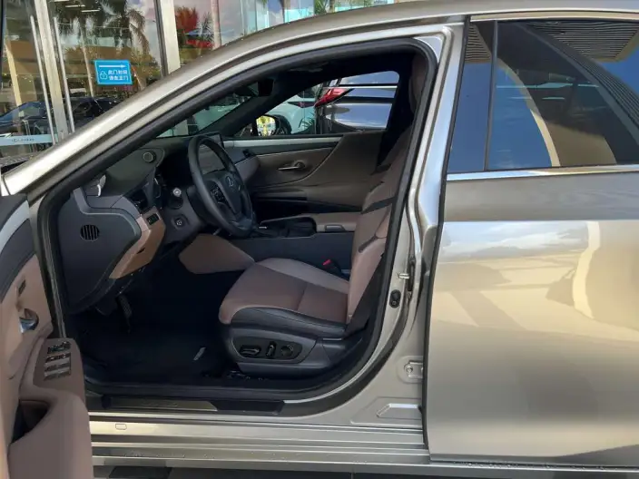 Lexus ES 2025 Model 200 Premium – фото 10