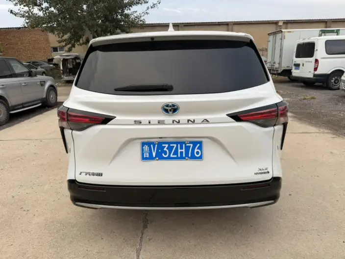 Toyota Sienna 2021 Model 2.5L Hybrid Deluxe Edition – фото 5