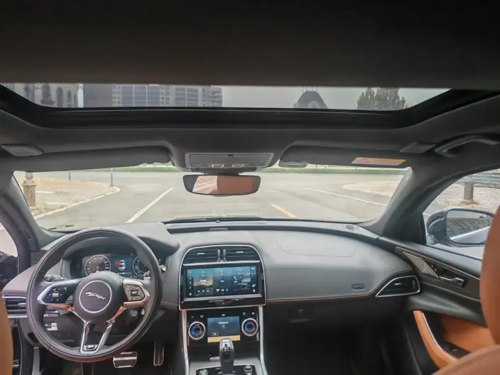 Jaguar XE L 2024 Model 2.0T 250PS R-DYNAMIC S Enterprising Sports Edition – фото 9