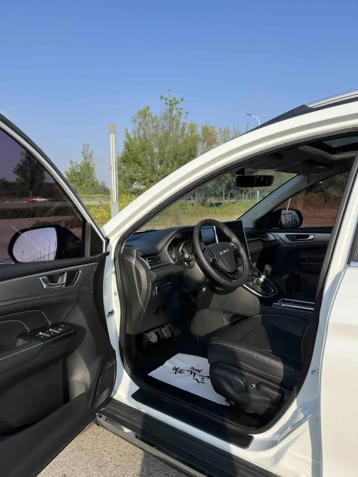 Haval M6 2021 Model PLUS 1.5T Manual Luxury Smart Connect Model – фото 9