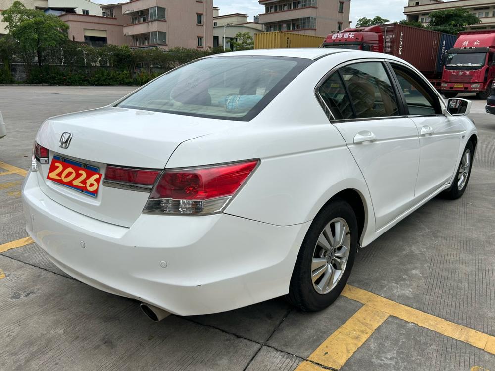 Honda Accord 2011 модификация 2.0L EX Navi – фото 2