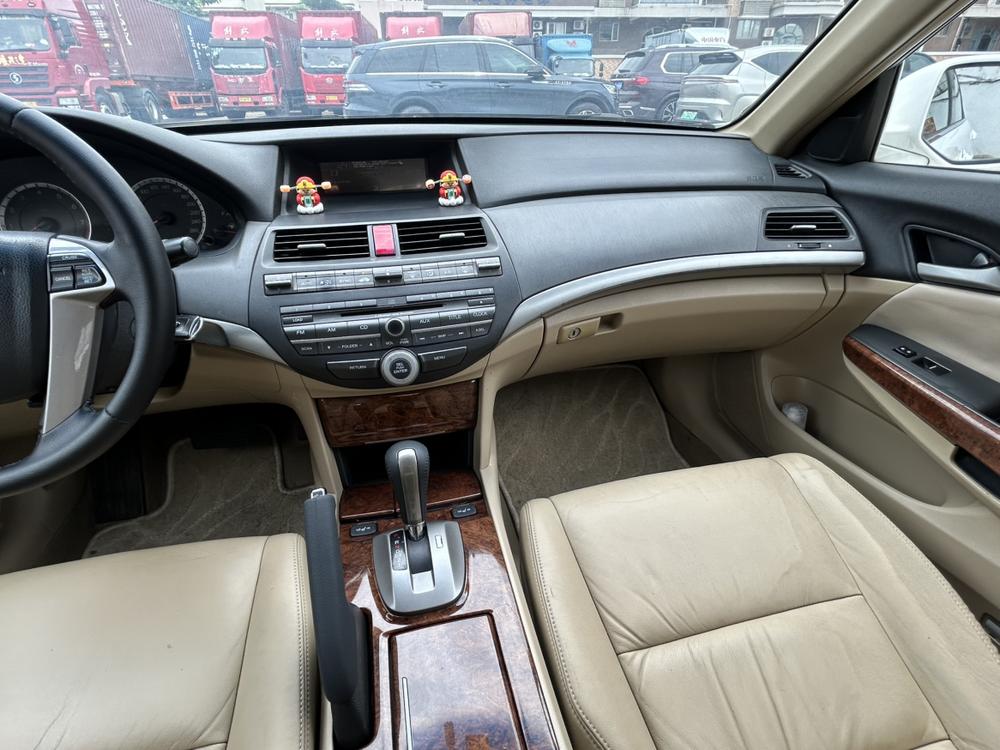 Honda Accord 2011 модификация 2.0L EX Navi – фото 6