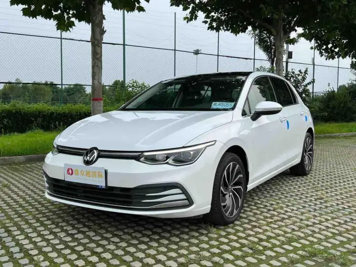Volkswagen Golf 2023 Model 200TSI DSG Pro – фото 1