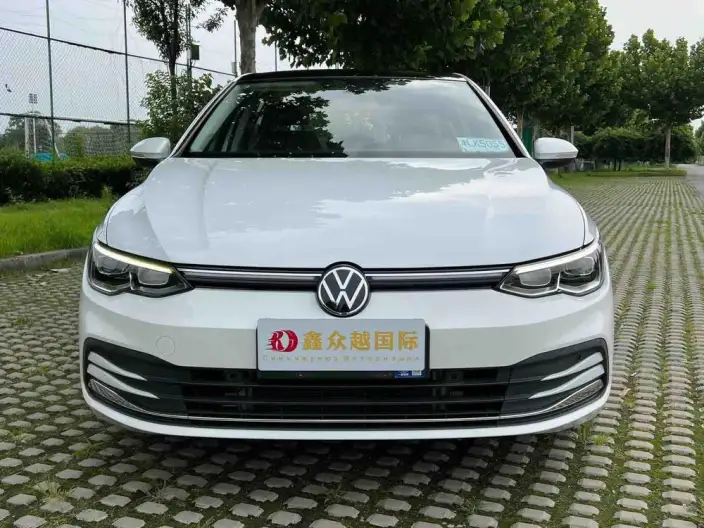 Volkswagen Golf 2023 Model 200TSI DSG Pro – фото 2